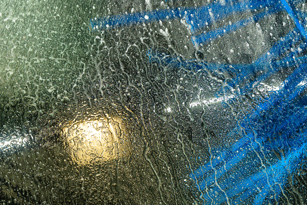 Car wash. Wet color.