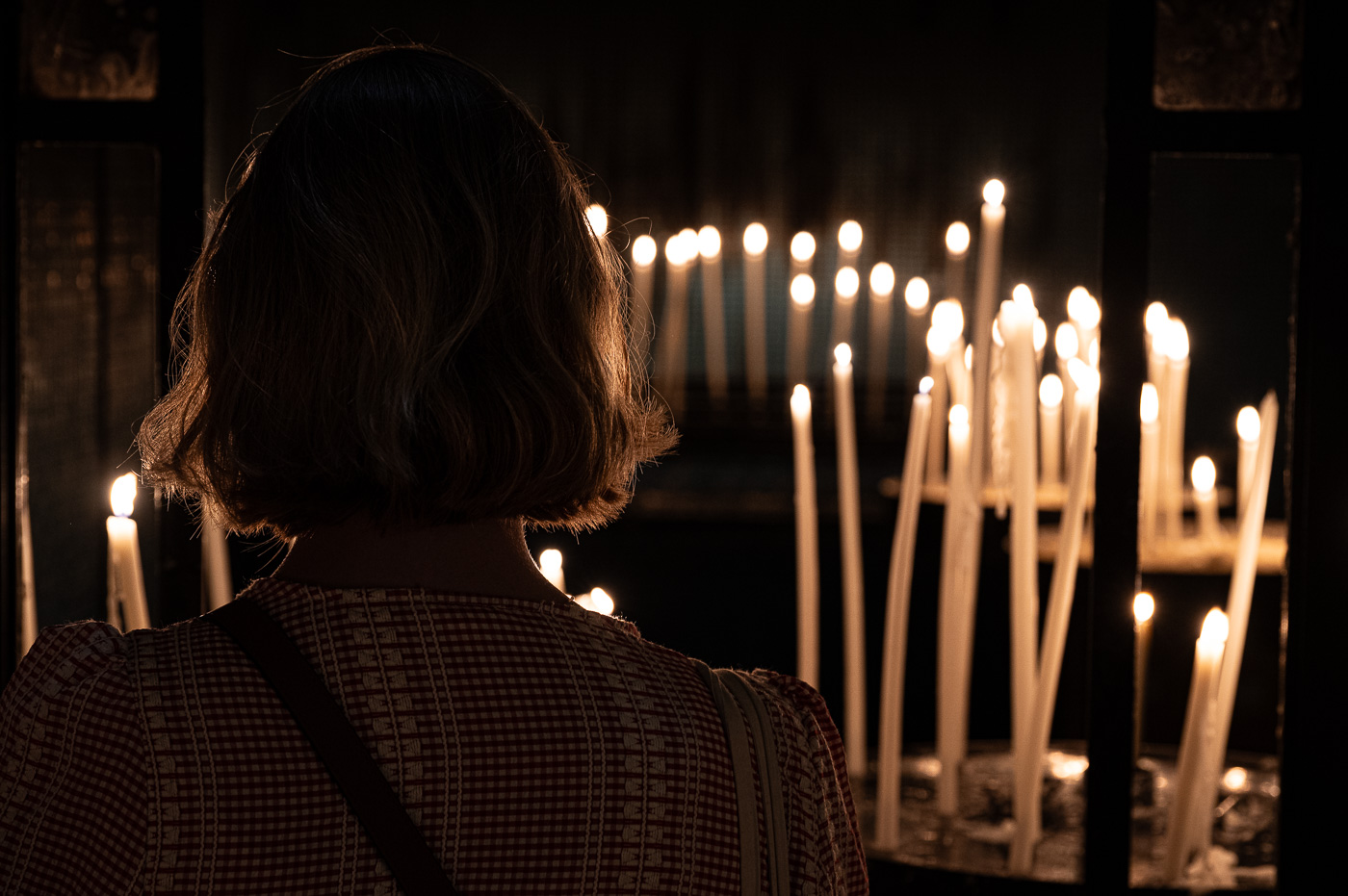 Lighting candles